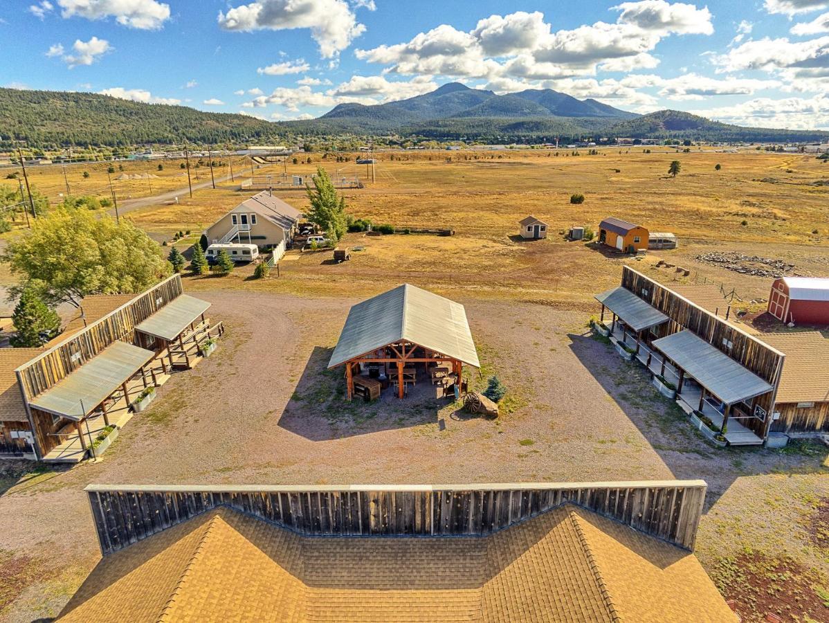 ウィリアムズ トラッパーズ ランデブー Bed & Breakfast エクステリア 写真